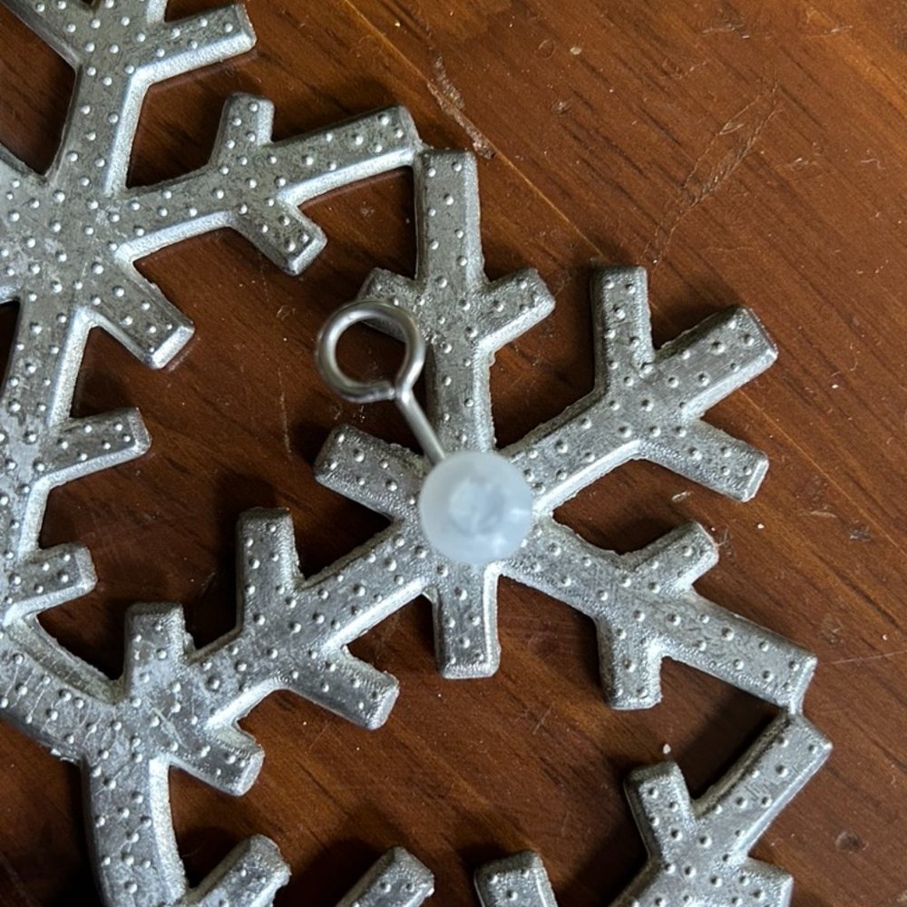 Vintage Silverplated 8" Snowflake Trivet with Hook for Hanging - Picture 5 of 7